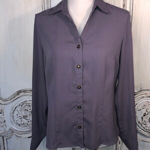 Sag Harbor Size 6 Dusty Lavender Long Sleeve V Neck Button Down